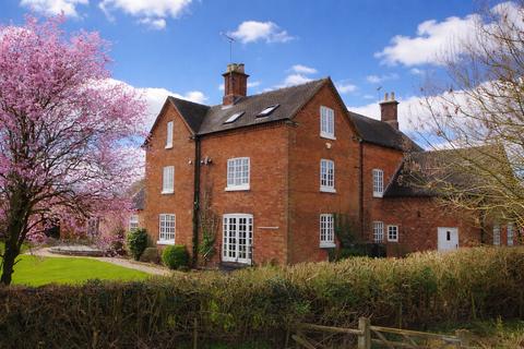 6 bed property, in Brookhouse Court, £1,195,000