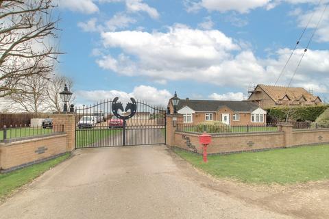 4 bed property, in Iretons Way, £700,000
