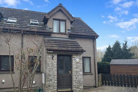 2 bed property, in 16 Eccleston Meadow, £170,000