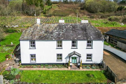6 bed property, in Balls Farm Road, £895,000