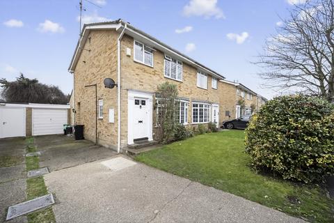 3 bed property, in Waterloo Crescent, £500,000