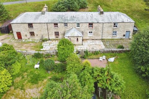 3 bed property, in Blue Row, £80,000