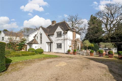 4 bed property, in Oakwood Close, £1,595,000