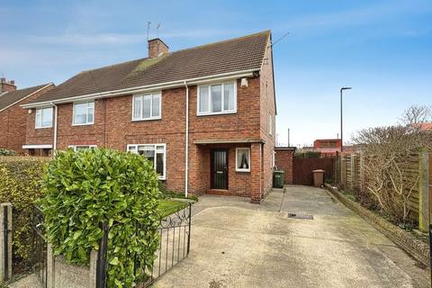 4 bed property, in Widnes Place, £165,000