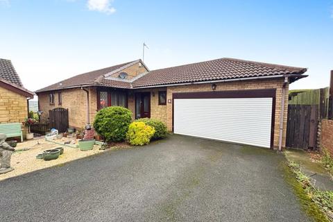 3 bed property, in Greener Court, £315,000