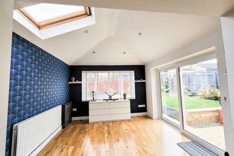 4 bed property, in Chase Meadows, £285,000