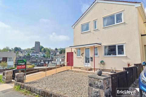 3 bed property, in Eden Park, £315,000