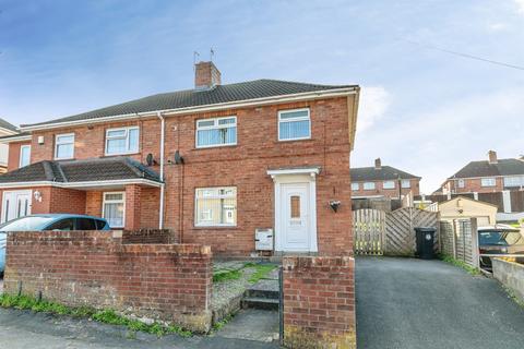 3 bed property, in Donegal Road, £270,000