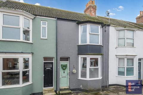 3 bed property, in Victoria Road, £205,000