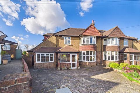 5 bed property, in Arundel Avenue, £875,000
