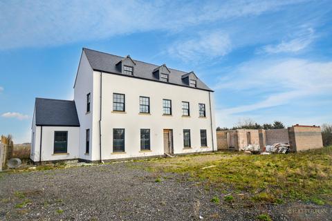5 bed property, in Harvington Lane, £1,400,000