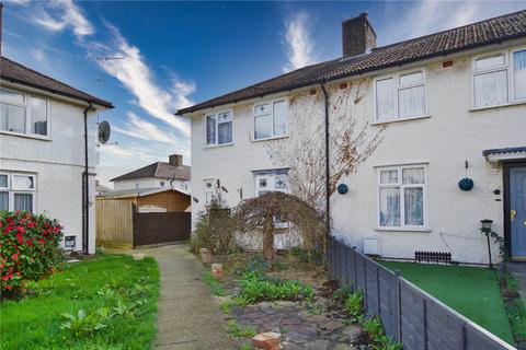 3 bed property, in Bromhall Road, £375,000