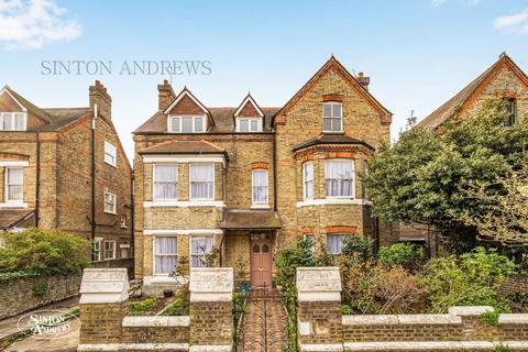 7 bed property, in Grange Park, £2,350,000