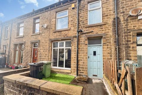 2 bed property, in Manchester Road, £95,000