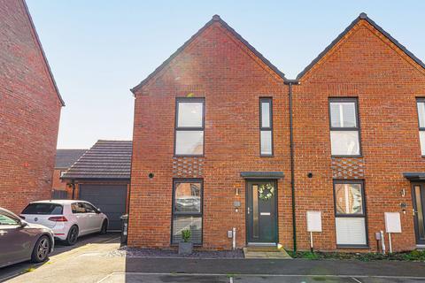3 bed property, in Bessemer Drive, £260,000