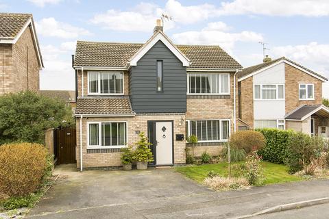 4 bed property, in Barnard Gardens, £440,000