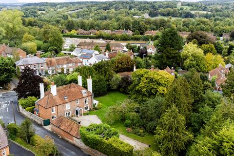 6 bed property, in Speen Lane, £1,200,000
