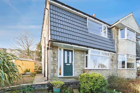 3 bed property, in Calton Road, £200,000