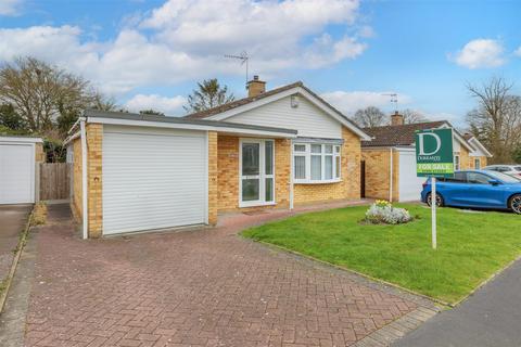3 bed property, in Babington Drive, £329,950