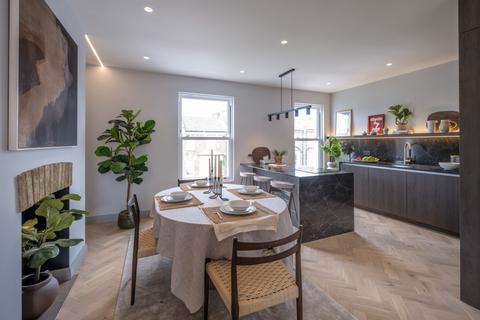 2 bed property, in Ashmore Road, £875,000