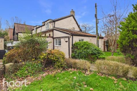 3 bed property, in Holt Fen, £280,000