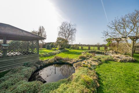 5 bed property, in High Street, £1,250,000