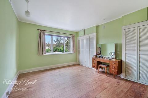 3 bed property, in Canberra Road, £650,000