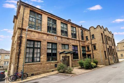 2 bed property, in Byron Studios, £38,000