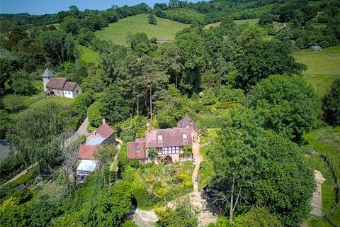 4 bed property, in Hope Bagot, £725,000