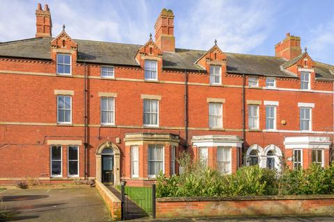 4 bed property, in West End, £280,000
