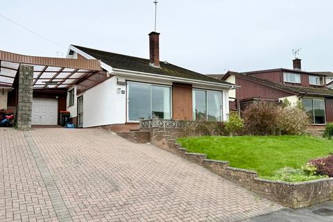 3 bed property, in Fairfield Road, £295,000