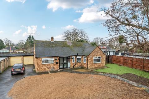3 bed property, in Park Avenue, £650,000