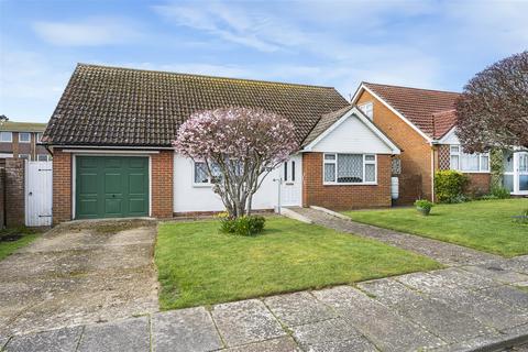 3 bed property, in Kingsmead Way, £445,000