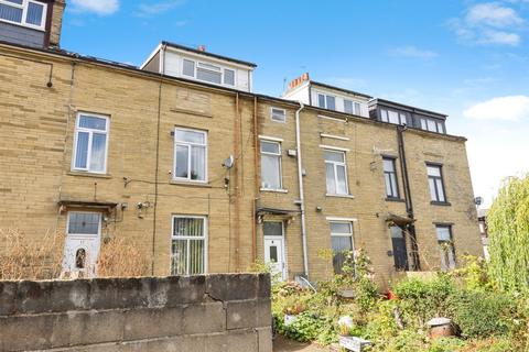 6 bed property, in Summerseat Place, £285,000