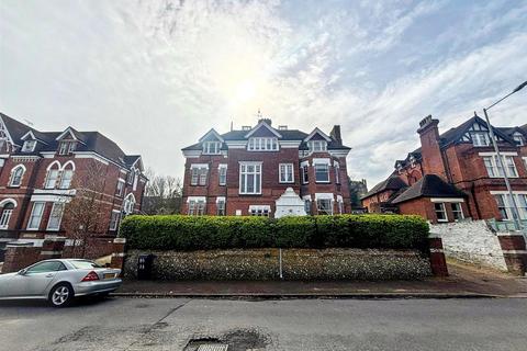 3 bed property, in Silverdale Road, £244,950