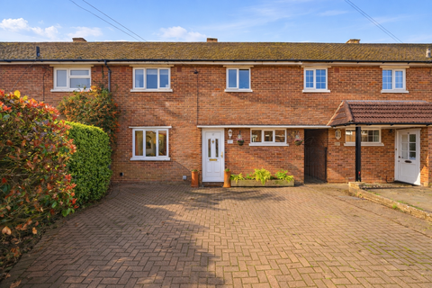 2 bed property, in Flint Way, £500,000