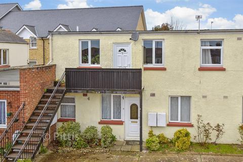 2 bed property, in Leed Street, £120,000