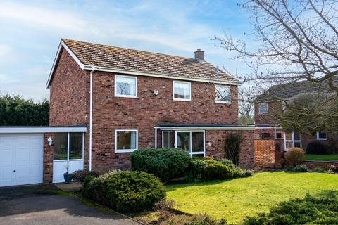 4 bed property, in Mill Road, £530,000