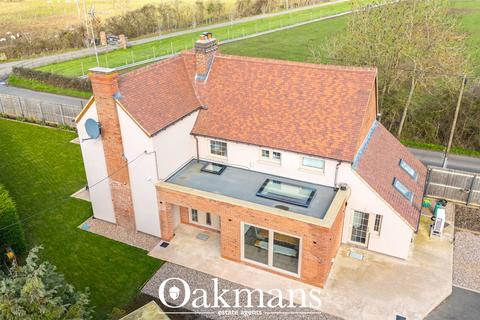 4 bed property, in Stockwood, £600,000