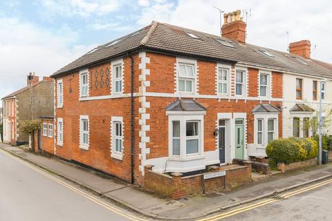 6 bed property, in Ashford Road, £575,000