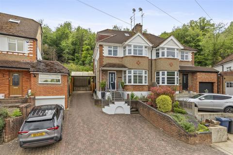 4 bed property, in Keep Hill Drive, £585,000