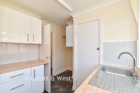 2 bed property, in Chelwood Close, £139,000