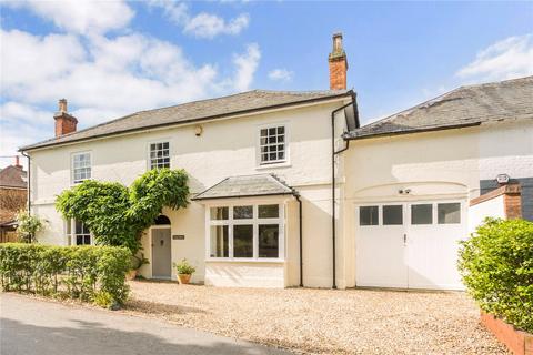 5 bed property, in Turgis Green, £700,000