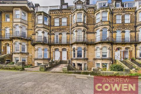 2 bed property, in Esplanade, £215,000