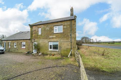 3 bed property, in Greensfield Farm Cottages, £200,000