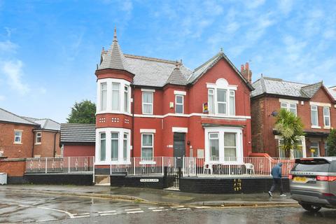 11 bed property, in London Road, £550,000