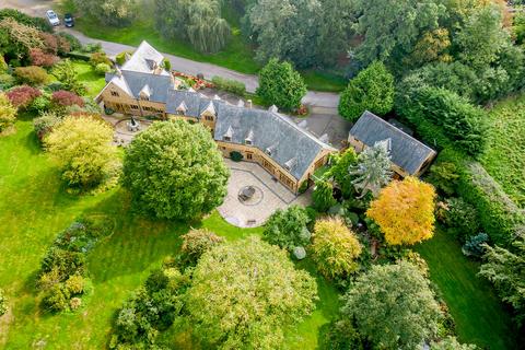 5 bed property, in Priors Hardwick, £2,000,000