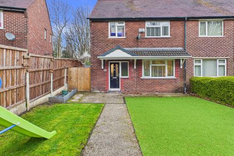 3 bed property, in Danwood Close, £230,000