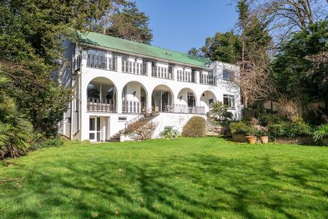 5 bed property, in The Drive, £3,000,000