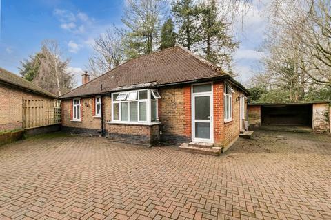 3 bed property, in Station Approach, £675,000